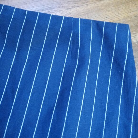 GAP plus linen cotton mini skirt in navy pinstripe (sz18) - Picture 6 of 9